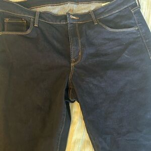 Size 16 Old Navy Mid-rise Power Slim-Straight leg-Gently used.